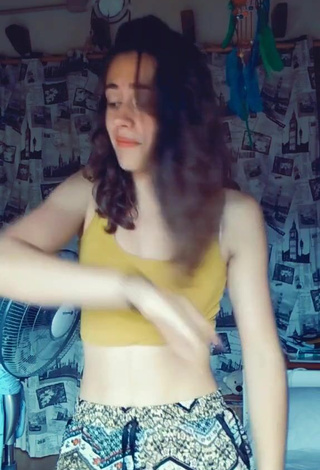 4. Amazing Alba Castello in Hot Crop Top while doing Belly Dance