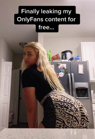 3. Alluring Alexandria Knight Shows Big Butt