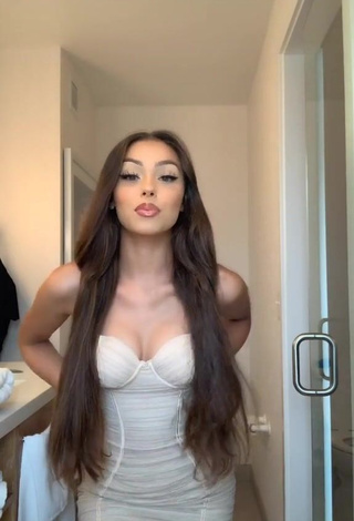 1. Sexy Aleina Topp Shows Cleavage