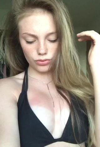 4. Hot Alexyss Custer Shows Cleavage in Black Bikini Top