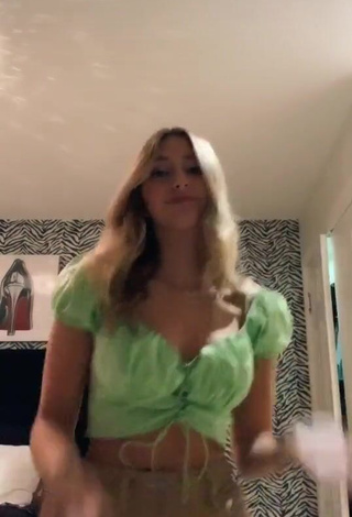 3. Hot Ally Jenna Shows Cleavage in Green Crop Top