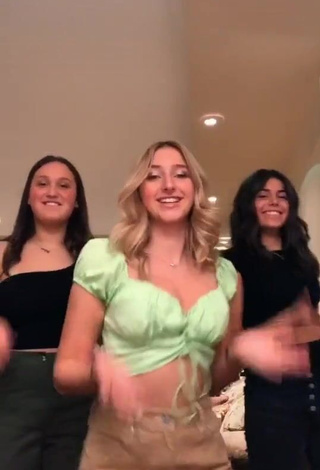 3. Beautiful Ally Jenna Shows Cleavage in Sexy Light Green Crop Top