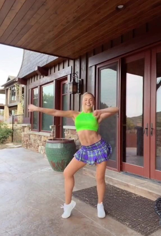 1. Breathtaking Altasweet in Lime Green Crop Top while doing Dance