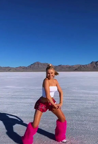 4. Sexy Altasweet in White Tube Top while doing Dance