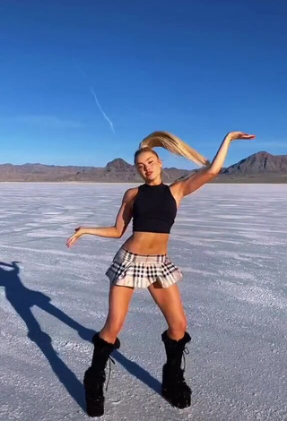 Hot Altasweet in Black Crop Top while doing Dance