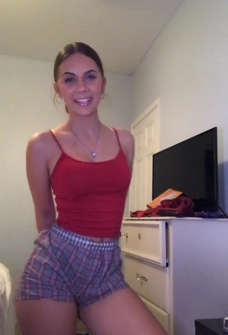 1. Arianna Flowers in Sweet Red Crop Top and Bouncing Tits