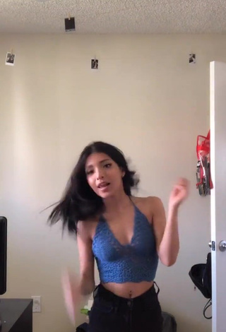 3. Hot Ashley Valdez Shows Cleavage in Blue Crop Top