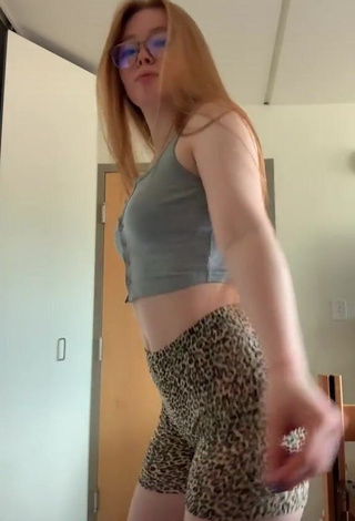 Really Cute Bailey Hurley Shows Butt