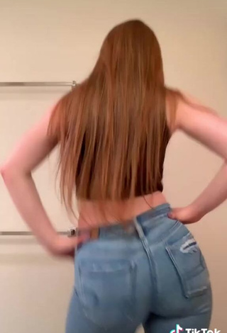 4. Breathtaking Bailey Hurley Shows Butt