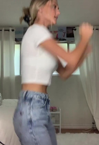 Sweet Brooklyn Gabby Shows Cleavage in Cute White Crop Top