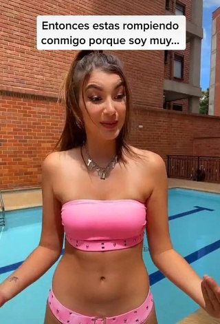 1. Sexy Luisa María Restrepo in Pink Bikini at the Swimming Pool