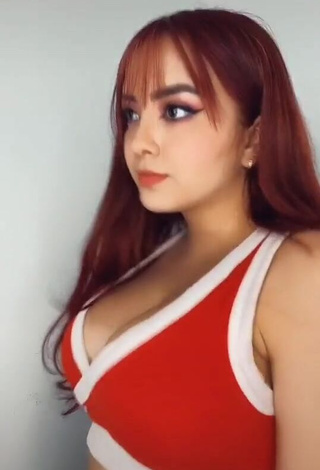 Abril Abdamari Garza Alonso is Showing Sexy Cleavage