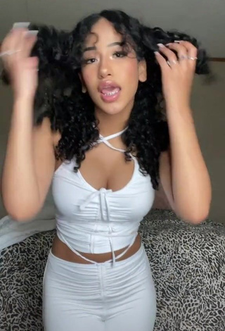 3. Sexy Aya Tanjali Shows Cleavage in White Crop Top