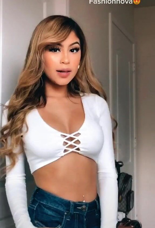 1. Hottie Desiree Montoya Shows Cleavage in White Crop Top