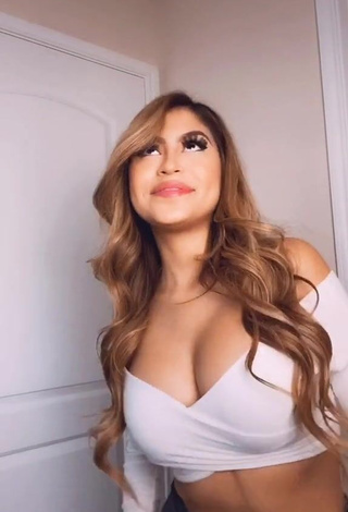 1. Pretty Desiree Montoya Shows Cleavage in White Crop Top