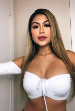 4. Desiree Montoya Shows Cleavage in Appealing White Crop Top