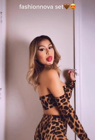 1. Sexy Desiree Montoya Shows Cleavage in Leopard Crop Top