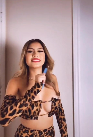 4. Sexy Desiree Montoya Shows Cleavage in Leopard Crop Top