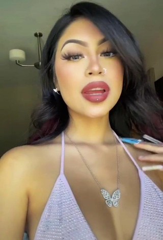 1. Desiree Montoya Shows her Appealing Cleavage