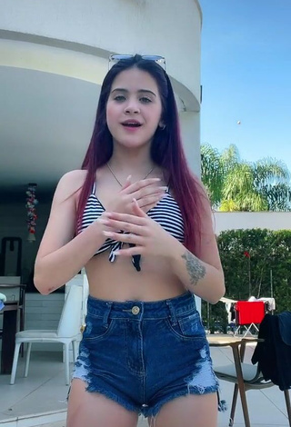 Sexy Maria Manuelly in Crop Top