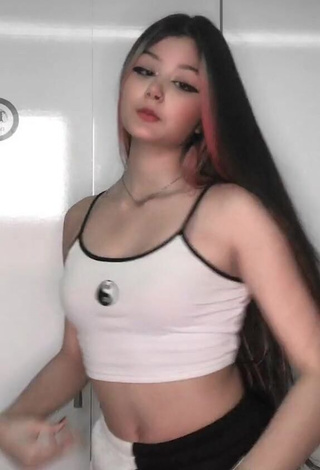 4. Hot Evelyn Salazar in White Crop Top