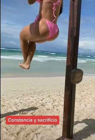 Franjomar Shows her Sexy Butt at the Beach while doing Fitness Exercises