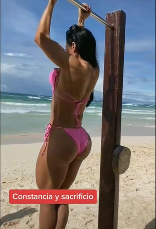 3. Franjomar Shows her Sexy Butt at the Beach while doing Fitness Exercises