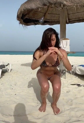 4. Georgina Mazzeo Looks Gorgeous in Leopard Bikini at the Beach while doing Fitness Exercises