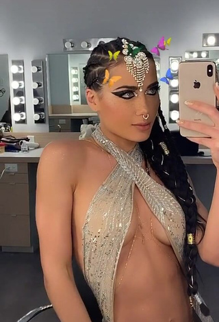 3. Hot Georgina Mazzeo in Silver Dress (Side Boob)