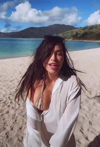 1. Really Cute Maddy Belle Shows Cleavage at the Beach