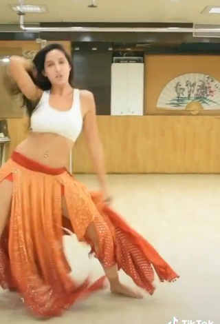 4. Hot Nora Fatehi in White Crop Top