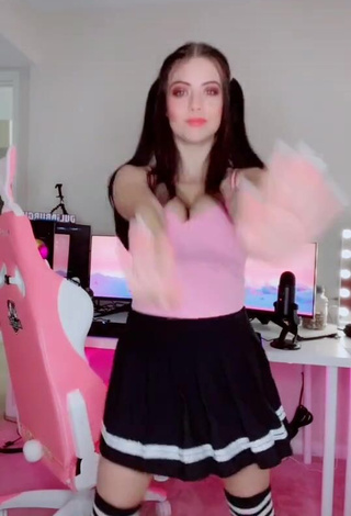 2. Desirable Julia Burch Shows Cleavage in Pink Crop Top and Bouncing Big Tits