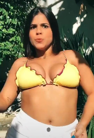 4. Julia Antunes Looks Hot in Yellow Bikini Top and Bouncing Big Breasts