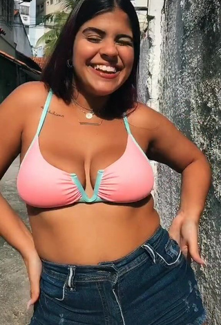 1. Julia Antunes Looks Alluring in Pink Bikini Top and Bouncing Big Boobs