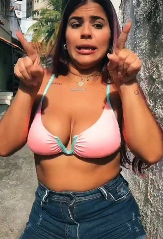 3. Julia Antunes Looks Alluring in Pink Bikini Top and Bouncing Big Boobs