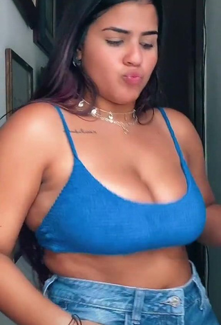 1. Pretty Julia Antunes Shows Cleavage in Blue Crop Top