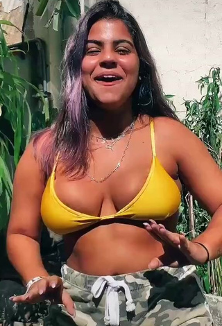 3. Sweet Julia Antunes Shows Cleavage in Cute Yellow Bikini Top