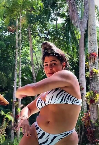 Lovely Julia Antunes Shows Cleavage in Zebra Bikini