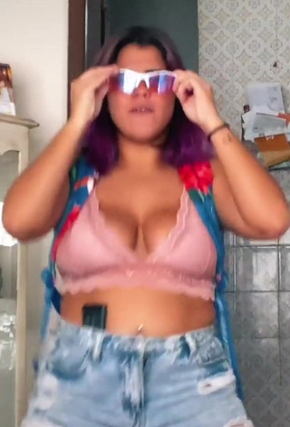 Amazing Julia Antunes Shows Cleavage in Hot Pink Crop Top and Bouncing Big Boobs