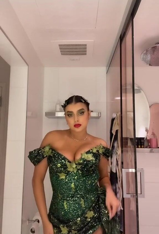 4. Sexy Kalani Hilliker Shows Cleavage in Green Dress