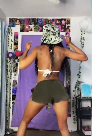 4. Cute Kam Tunechi in White Bikini Top while Twerking