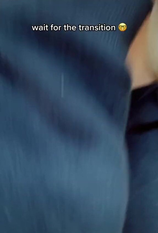 1. Hottie Kayla Polek Shows Cleavage