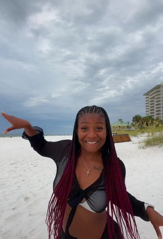 1. Hot Keara Wilson in Crop Top at the Beach