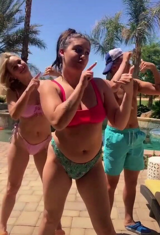 3. Hot Kelsi Davies in Pink Bikini at the Pool and Bouncing Boobs