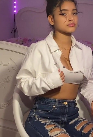 kerlytaaaaa in Sweet White Crop Top