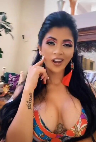 Alluring Kimberly Flores Shows Cleavage in Erotic Crop Top