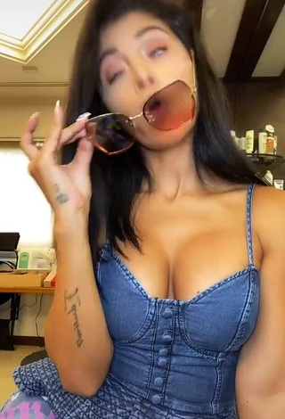 Sexy Kimberly Flores Shows Cleavage in Top