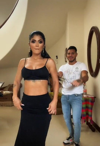 1. Fine Kimberly Flores Shows Cleavage in Sweet Black Crop Top