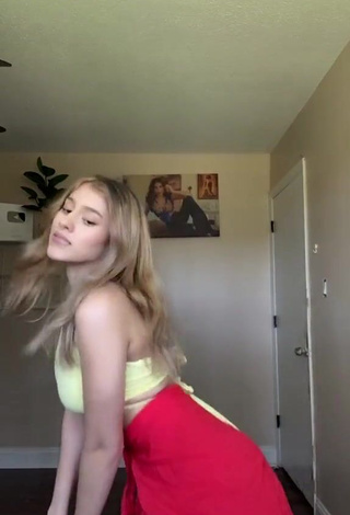 Cute Lauri MF García Shows Cleavage in Crop Top