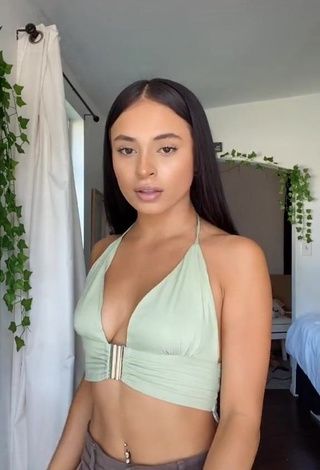 4. Hot Leslie Contreras in Light Green Crop Top